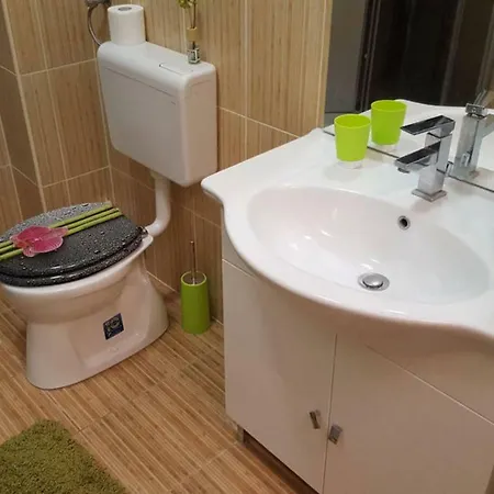 아파트 Center But Silent Ac *
